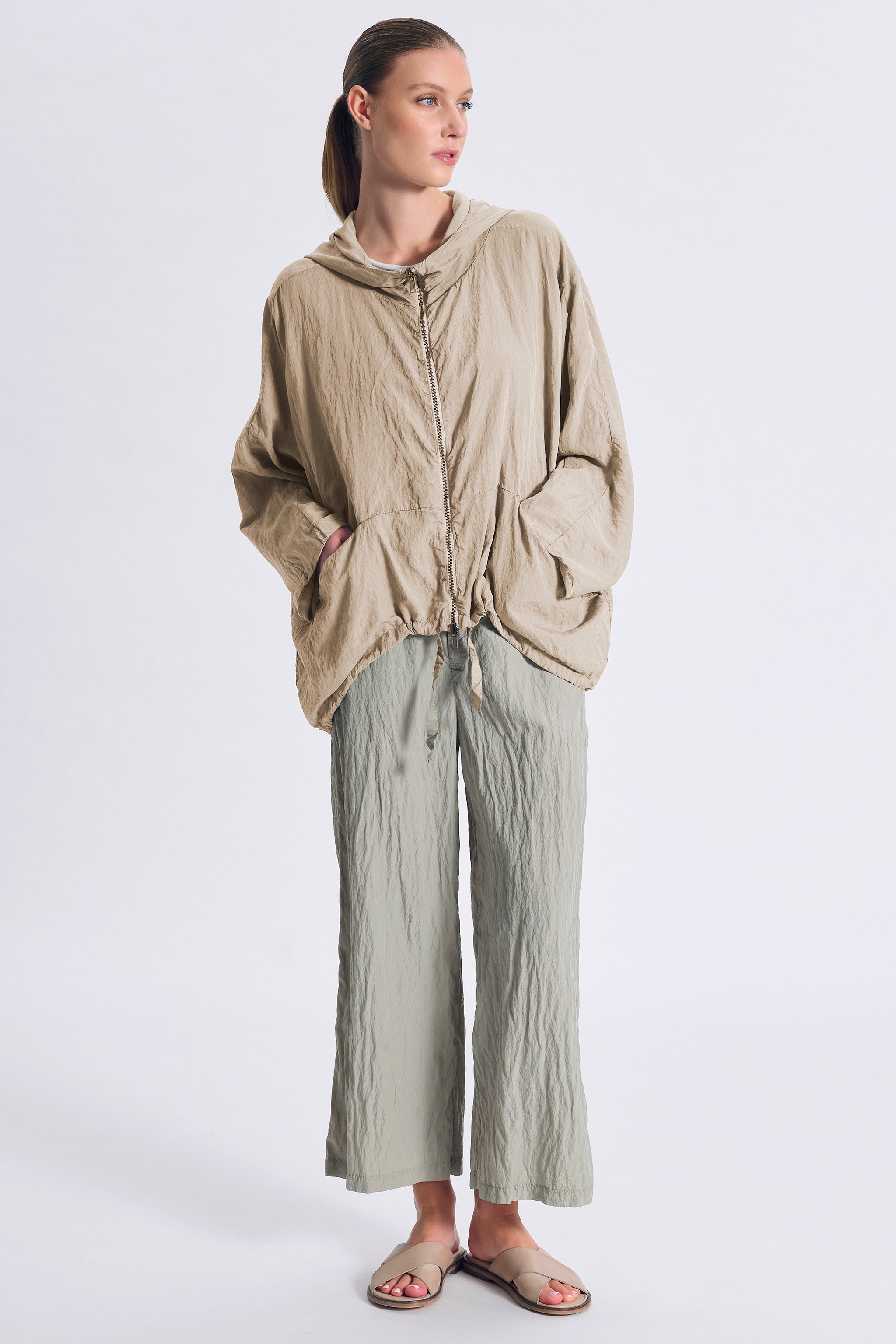 Wide-fitting reversible jacket with kimono sleeves in silk blend