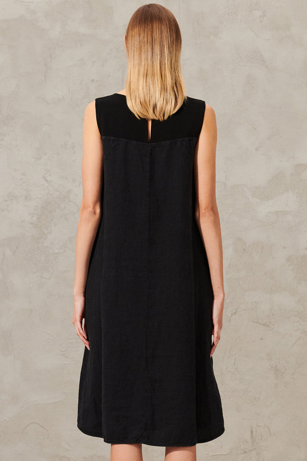 Linen dress with viscose georgette insert | 1011.CFDTRWD135.10