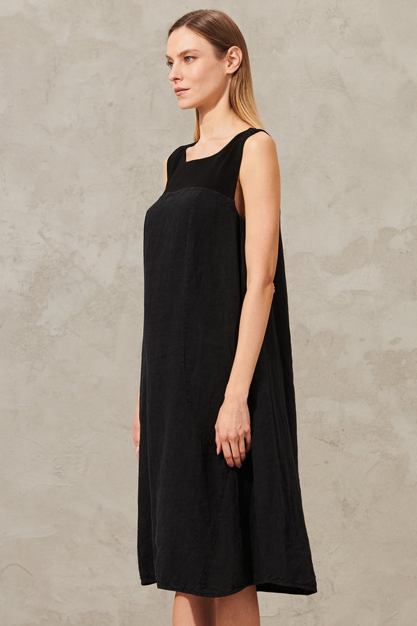 Linen dress with viscose georgette insert | 1011.CFDTRWD135.10