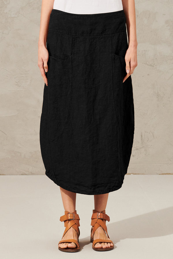 Linen skirt with pockets and back slit | 1011.CFDTRWD139.10