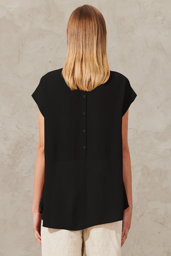 Linen shirt with viscose inserts and button opening at the back. knitted rib collar | 1012.CFDTRXE141.10