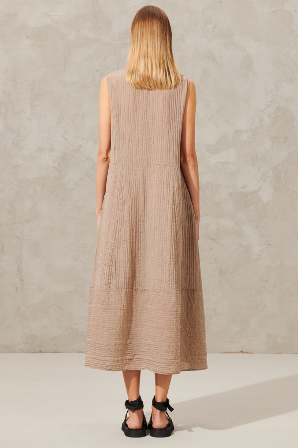 Long sleeveless dress in woven viscose blend fabric | 1012.CFDTRXG162.31
