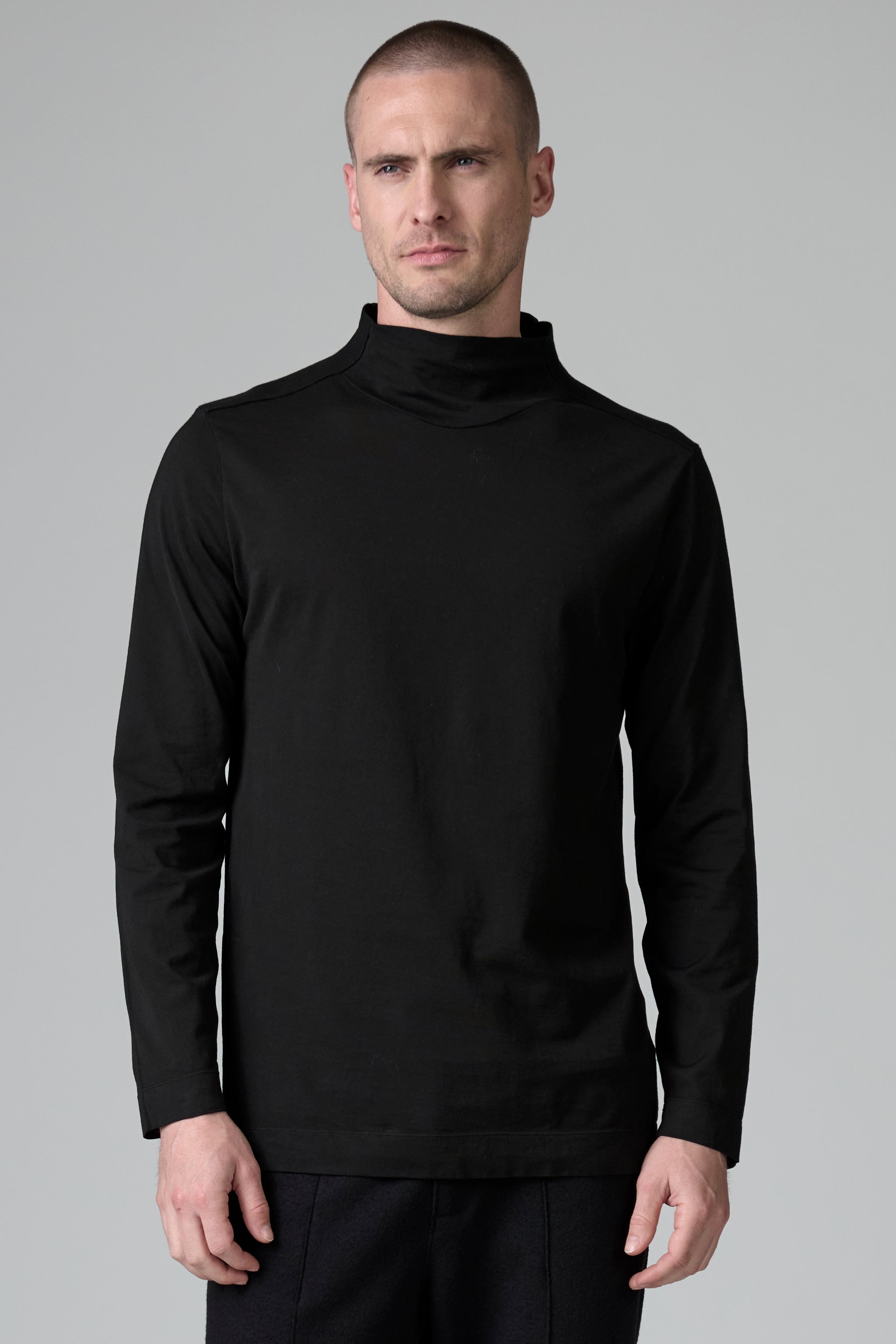Regular fit turtleneck T-shirt in cotton jersey with knitted