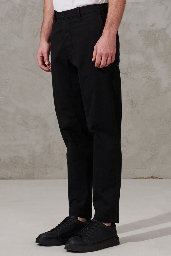 Pantalone cropped in tela di cotone crepe elasticizzato | 1011.CFUTRWG160.U10