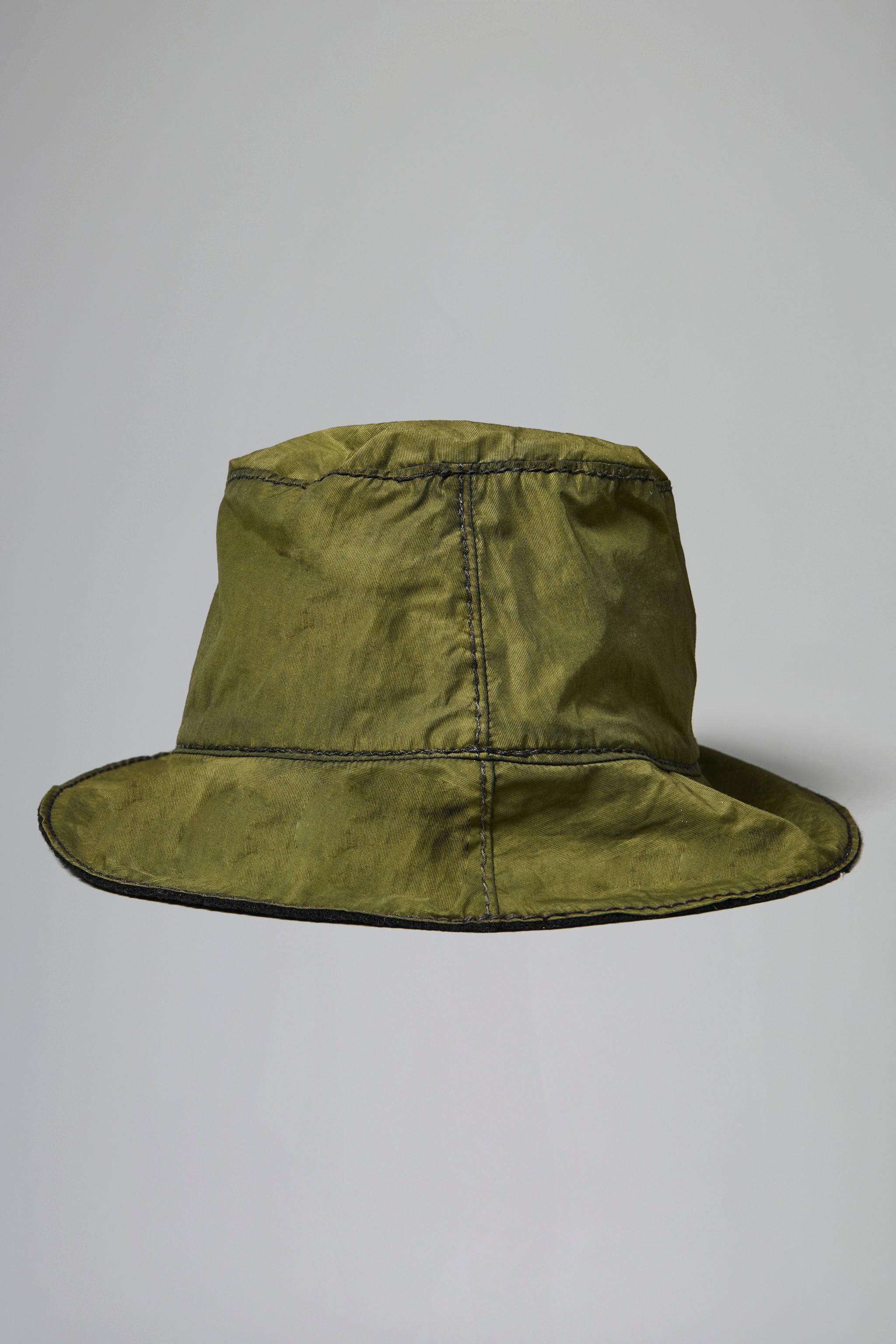Cold dyed reversible water-repellent bucket hat in cotton on 