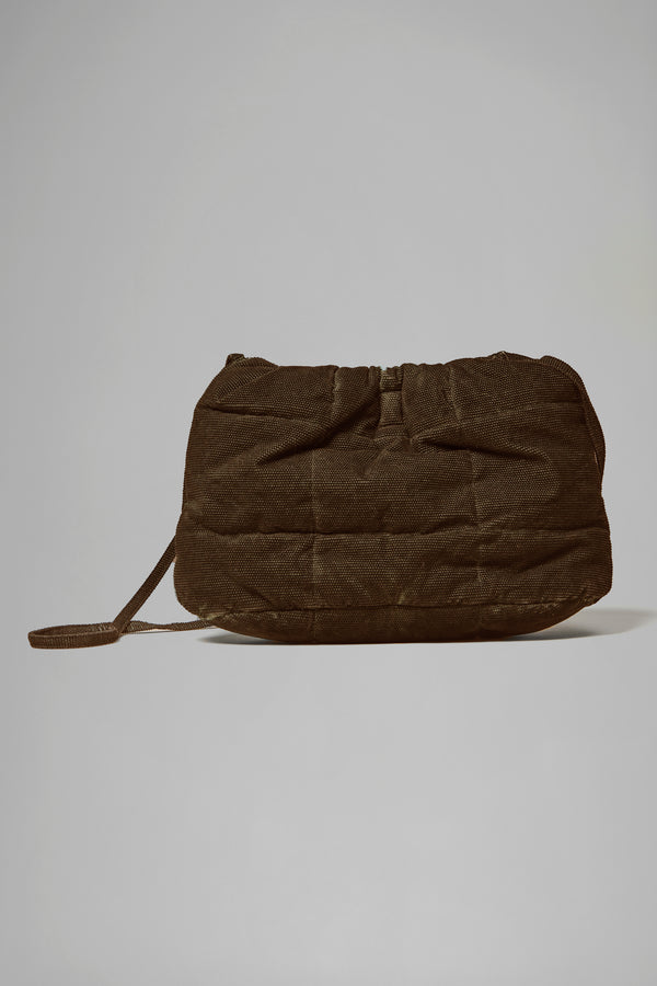 Borsa piccola trapuntata in misto cotone con tintura a freddo con chiusura a calamita | 1016.BGSDTRBT295E.119