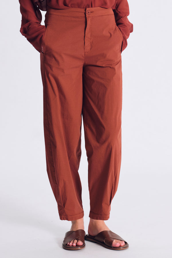 Comfort-fit stretch cotton poplin trousers with a slight balloon cut | 1017.CFDTDC-5006.650