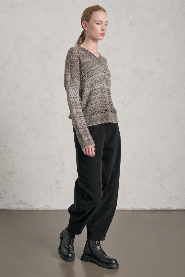 Printed Alpaca blend yarn v-neck sweater with a shaded effect and an open crochet-style stitch | 1019.CFDTDE-0603.135