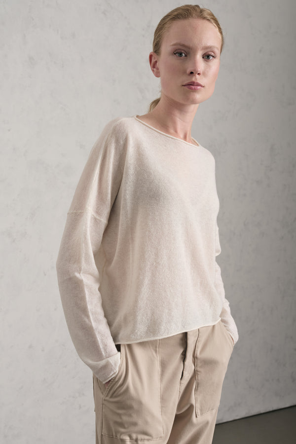 Oversize boat-neck sweater made of extra-fine baby alpaca and wool yarn | 1019.CFDTDE-0900.105