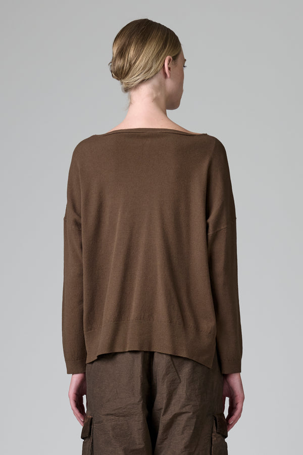 Maglia oversize in viscosa e lana. linea a scatola, collo a barchetta | 1016.CFDTRB11462.19