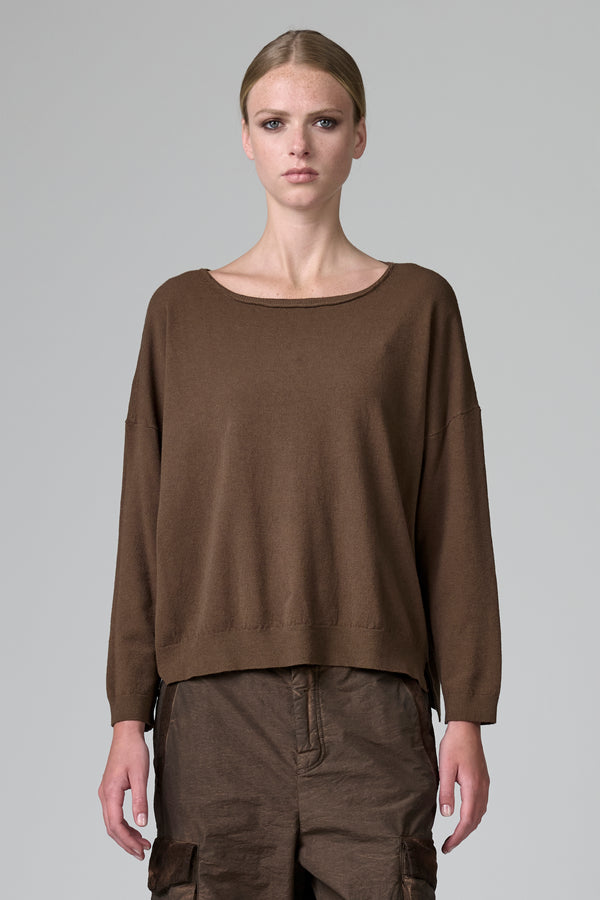 Maglia oversize in viscosa e lana. linea a scatola, collo a barchetta | 1016.CFDTRB11462.19