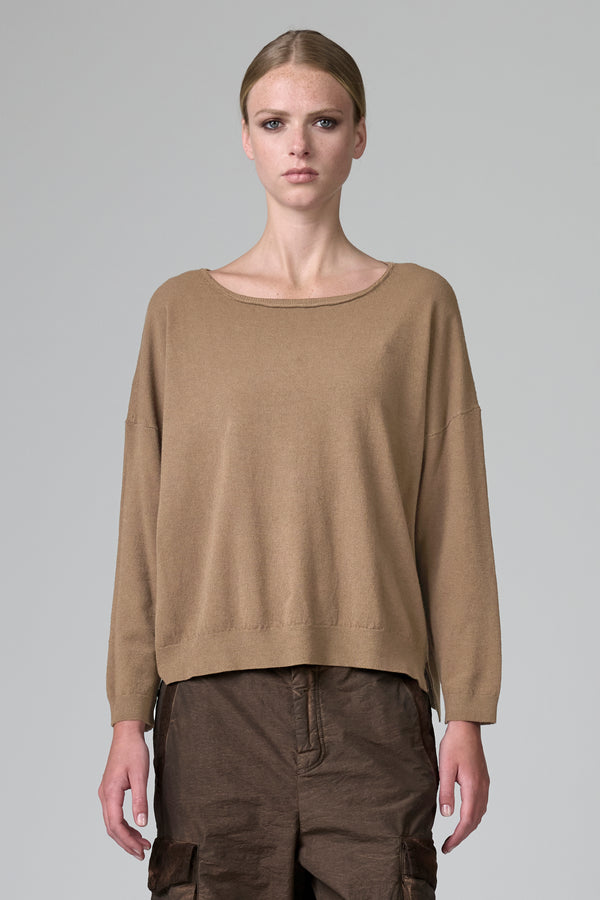 Maglia oversize in viscosa e lana. linea a scatola, collo a barchetta | 1016.CFDTRB11462.22