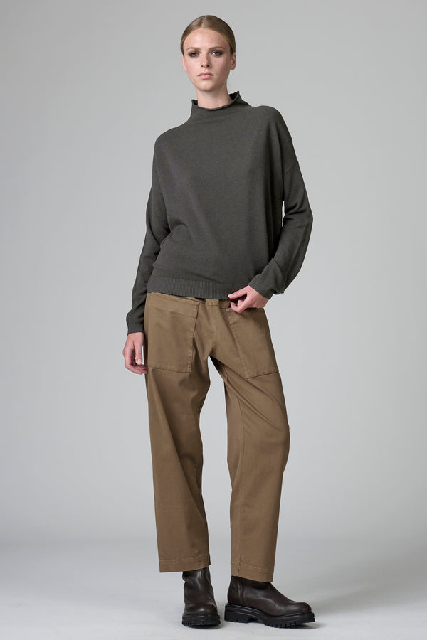 Maglia oversize in viscosa e lana. linea a scatola, collo a vulcano | 1016.CFDTRB11463.12