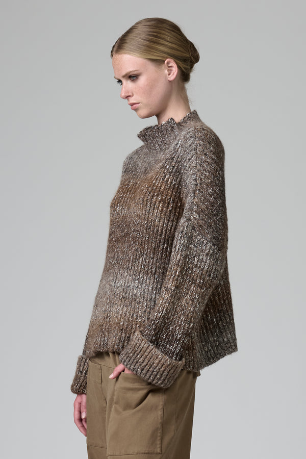 Maglia oversize collo alto con spalla scesa in misto alpaca a fasce bicolore e polsi risvoltati | 1016.CFDTRB17522.19