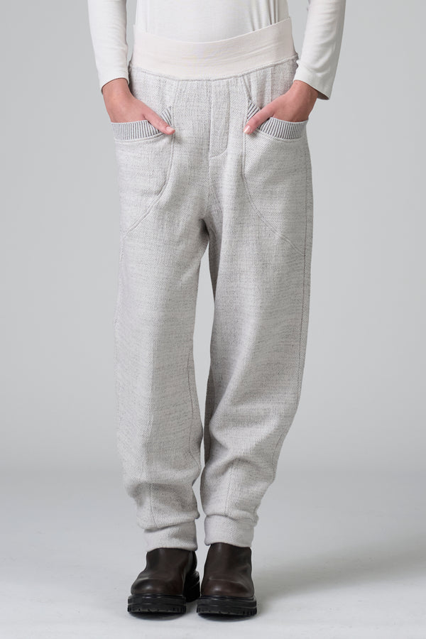 Pantalone comfort fit stretto al fondo da polsini e pince in maglia di lana e cotone microfantasia | 1016.CFDTRB8433.01