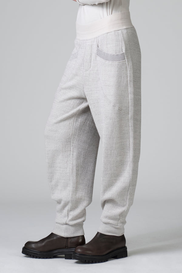 Pantalone comfort fit stretto al fondo da polsini e pince in maglia di lana e cotone microfantasia | 1016.CFDTRB8433.01