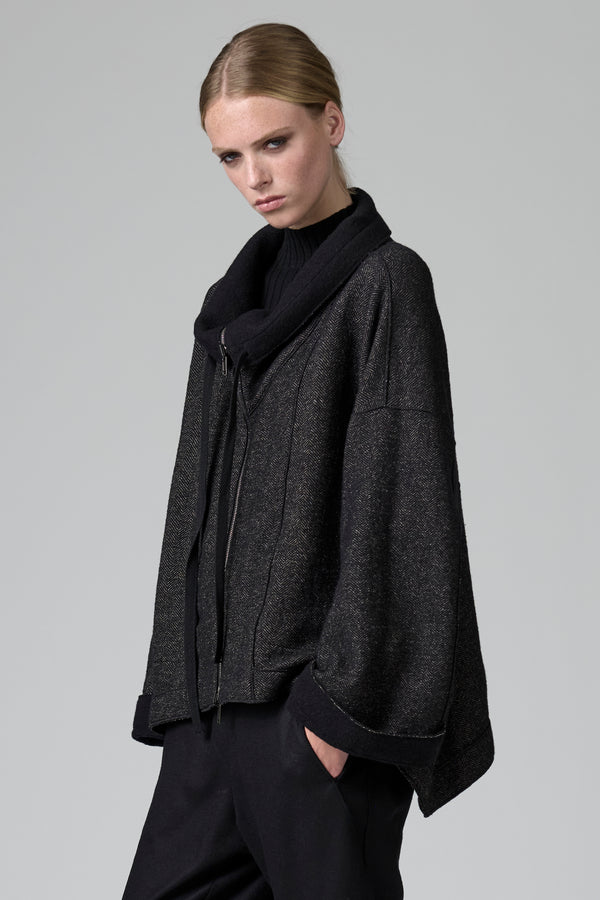 Ausgestellte Oversize-Wendejacke aus Woll-Viskosestrick, Innenseite mit Fischgrätmuster | 1016.CFDTRB9442.10