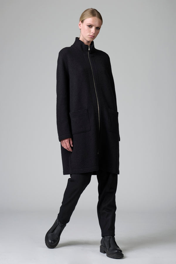Straight shape zipped coat,raw cut stitching in wool and viscose and herringbone pattern inside | 1016.CFDTRB9445.110