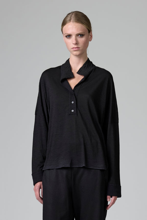 Polo coupe oversize en jersey de laine avec applications en laine bouillie | 1016.CFDTRBK200.10