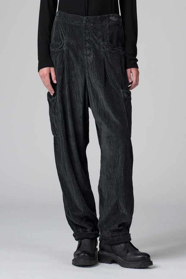 Pantalone cargo comfort fit a cavallo basso in costina di velluto di viscosa e cotone stretch goffrato | 1016.CFDTRBP254.13