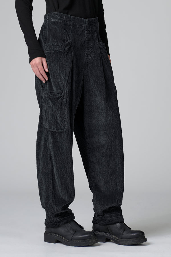 Pantalone cargo comfort fit a cavallo basso in costina di velluto di viscosa e cotone stretch goffrato | 1016.CFDTRBP254.13