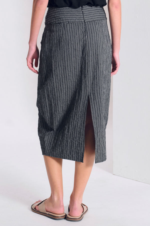 Gonna linea bombée in misto cotone rigato goffrato e spacco sul dietro | 1017.CFDTRCA105.10