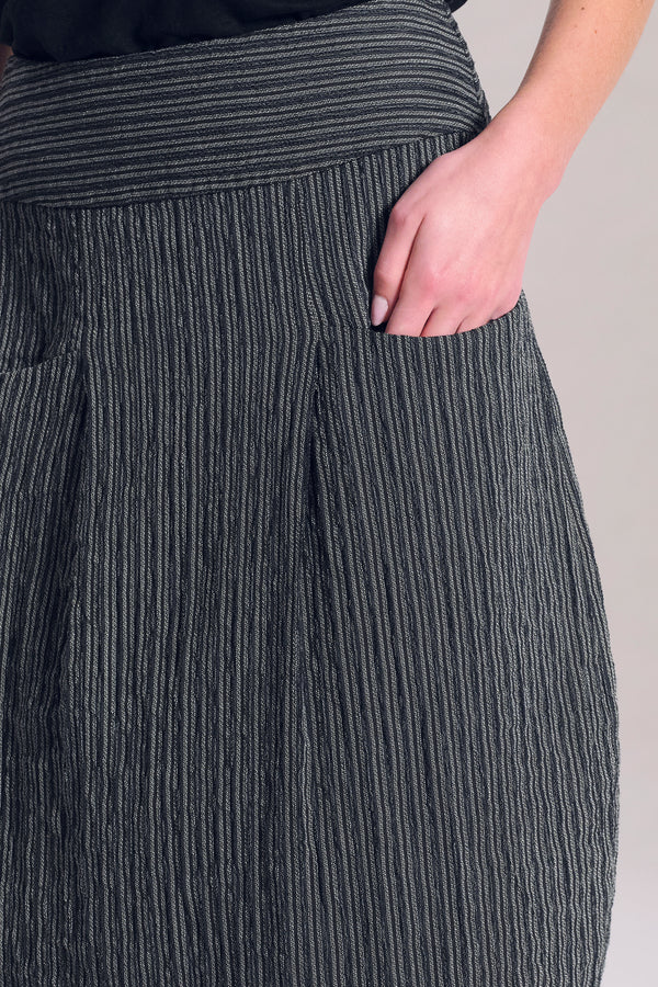 Gonna linea bombée in misto cotone rigato goffrato e spacco sul dietro | 1017.CFDTRCA105.10