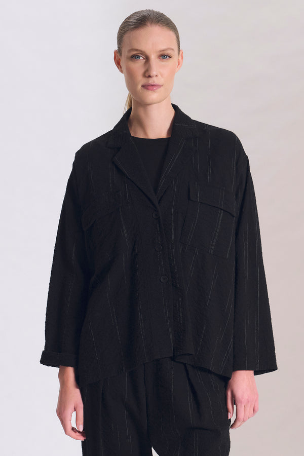 Oversize-Jacke und seitliche Schlitze am Saum aus Baumwolle und Viskose mit Nadelstreifen, leicht ga | 1017.CFDTRCB112.10