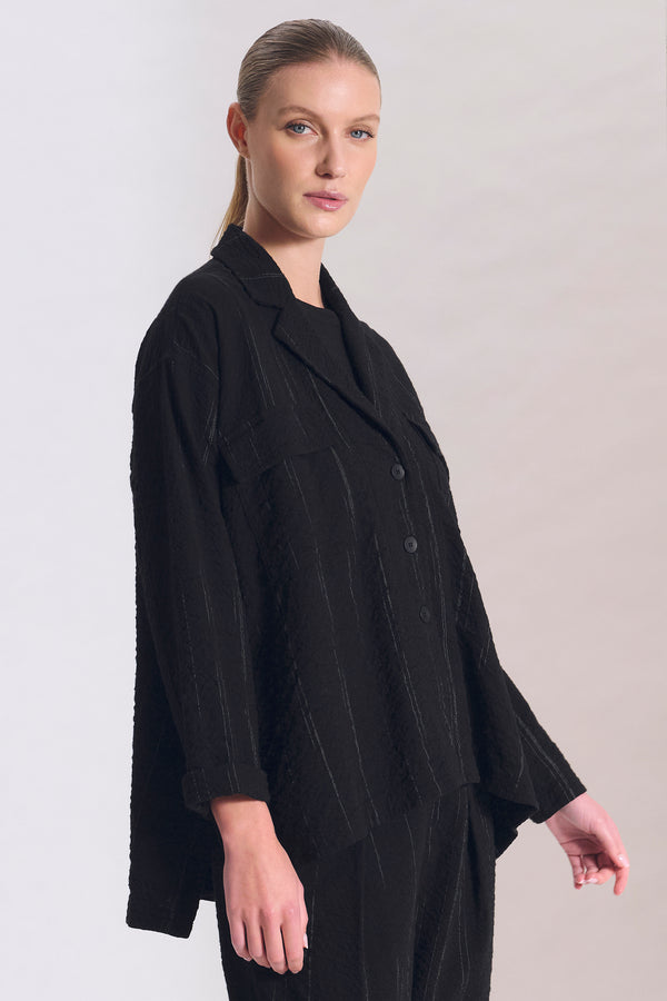 Oversize-Jacke und seitliche Schlitze am Saum aus Baumwolle und Viskose mit Nadelstreifen, leicht ga | 1017.CFDTRCB112.10