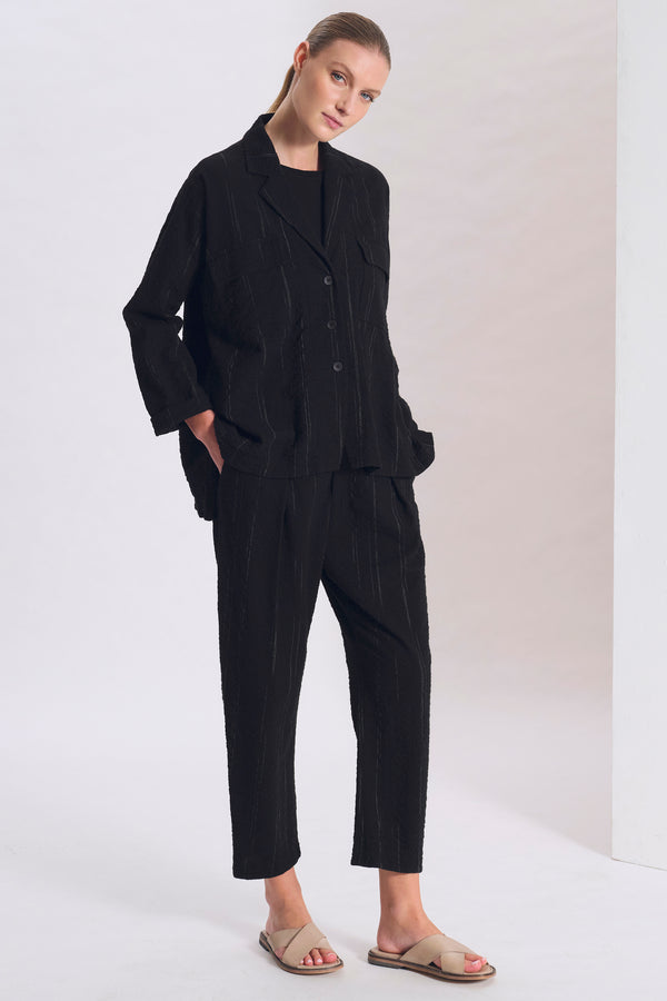 Oversize-Jacke und seitliche Schlitze am Saum aus Baumwolle und Viskose mit Nadelstreifen, leicht ga | 1017.CFDTRCB112.10