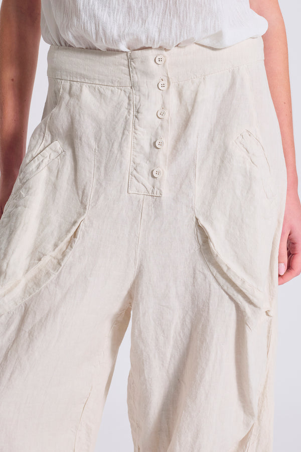 Pantalone a gamba larga, arquata e cavallo basso con ampie tasche a soffietto arrontondate | 1017.CFDTRCD1302.01