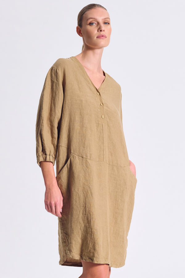 Abito ampio scollo a v in lino con inserti in viscosa e fondo stondato | 1017.CFDTRCD1304.03