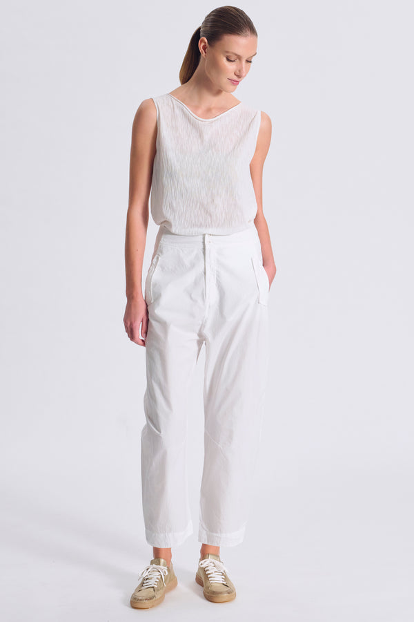 Comfort fit trousers in light cotton with patch pockets on the back | 1017.CFDTRCN231.00