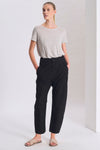 Comfort fit trousers in light cotton with patch pockets on the back | 1017.CFDTRCN231.10