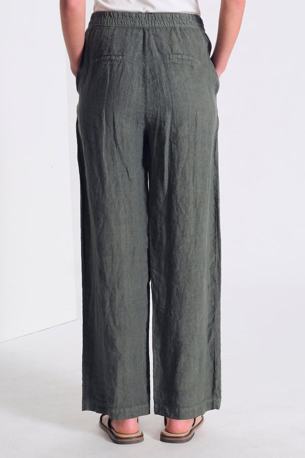 Comfort fit linen trousers with elastic waistband at the back and fake welt pockets | 1017.CFDTRCD134.04