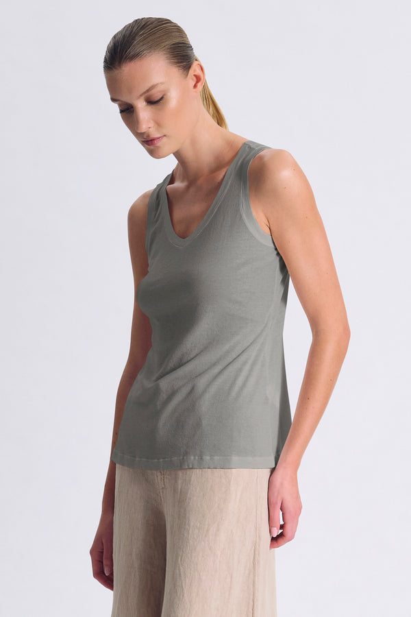 Canotta slim fit scollo a v in jersey di cotone crepe con tessuto a contrasto su collo e giromanica | 1017.CFDTRCG160.12