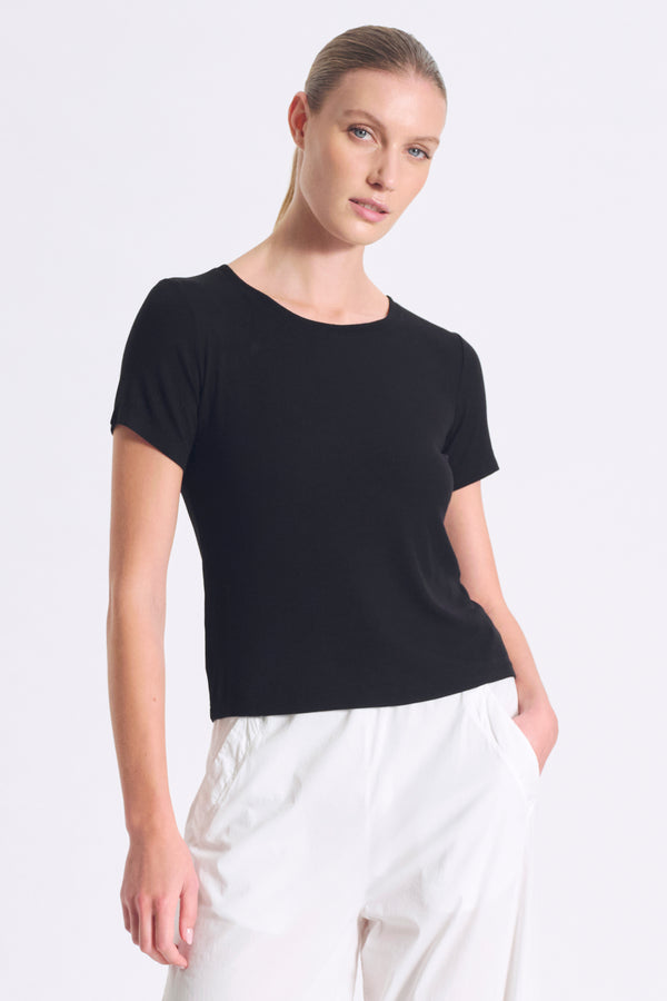 Slim fit T-shirt in light stretch ribbed modal. Insert in viscose georgette on the roundneck and cuf | 1017.CFDTRCI180.10