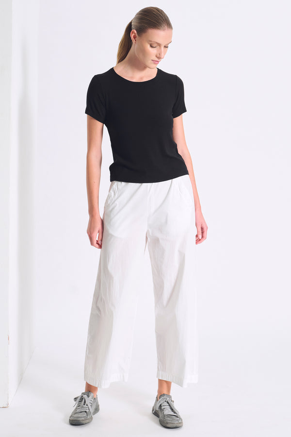 Slim fit T-shirt in light stretch ribbed modal. Insert in viscose georgette on the roundneck and cuf | 1017.CFDTRCI180.10