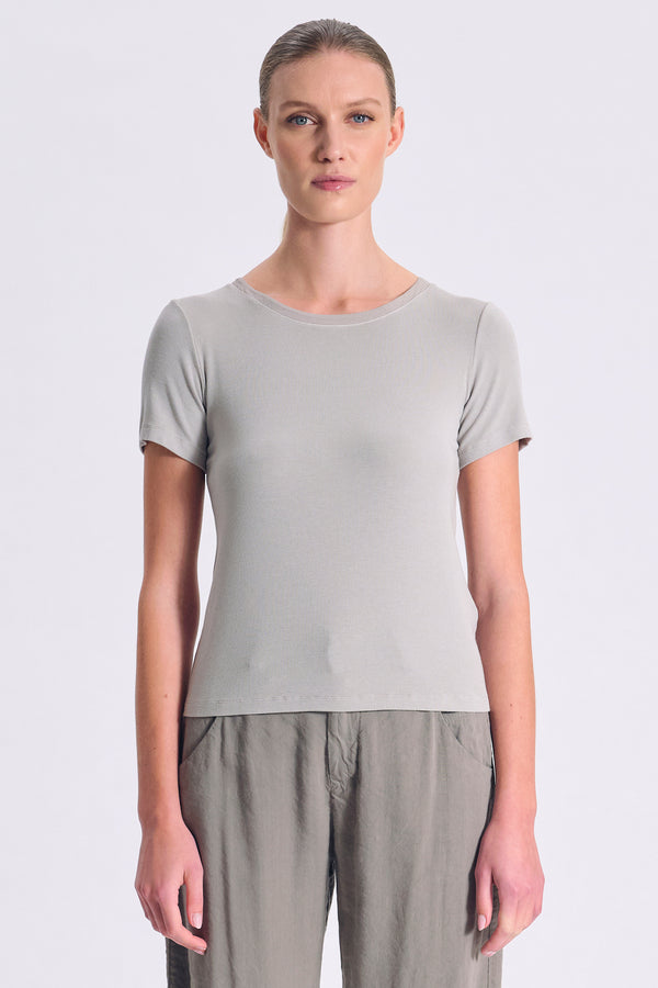 T-Shirt im Slim Fit, gerippt aus Stretch-Modal. Viskose-Georgette am Rundhals und am Ärmelsaum | 1017.CFDTRCI180.11
