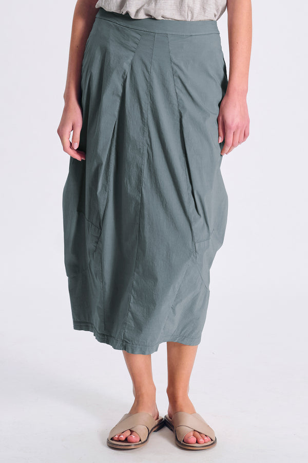 Gonna in popeline stretch dalla linea bombeè con pieghe sul davanti ed elastico dietro | 1017.CFDTRCM226.04