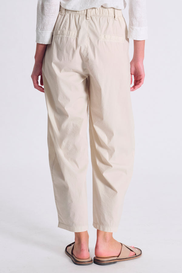 Pantalone comfort fit in popeline stretch con elastico dietro | 1017.CFDTRCM227.01
