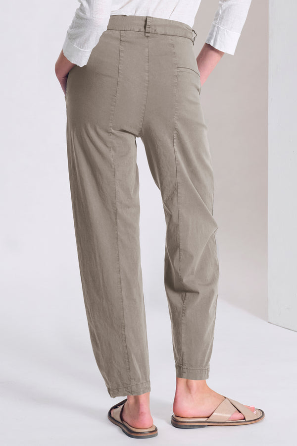 HOSE IM COMFORT FIT AUS ELASTISCHER BAUMWOLLE MIT SATIN-FINISH | 1017.CFDTRCO245.16