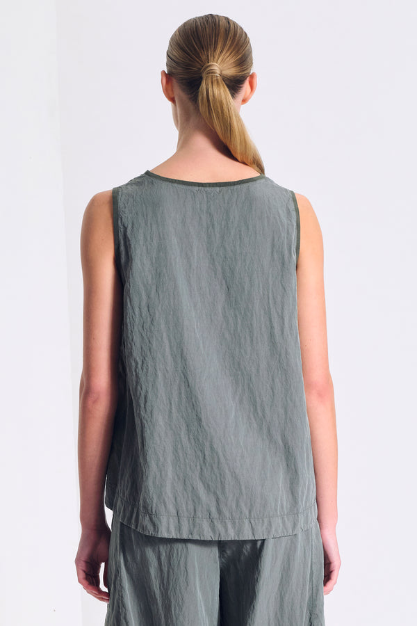 Canotta svasata comfort fit in misto seta con bordo collo e giromanica in costina di maglia | 1017.CFDTRCV313.04