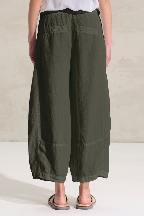 Pantalone cropped gamba larga in lino con pieghe sul fondo. elastico in cintura dietro | 1018.CFDTRDB114.04
