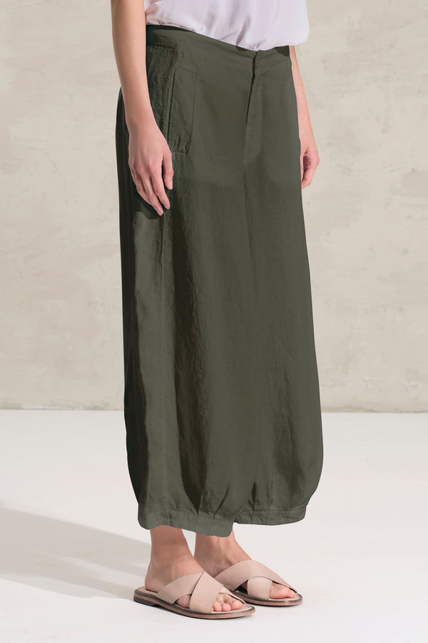 Pantalone cropped gamba larga in lino con pieghe sul fondo. elastico in cintura dietro | 1018.CFDTRDB114.04