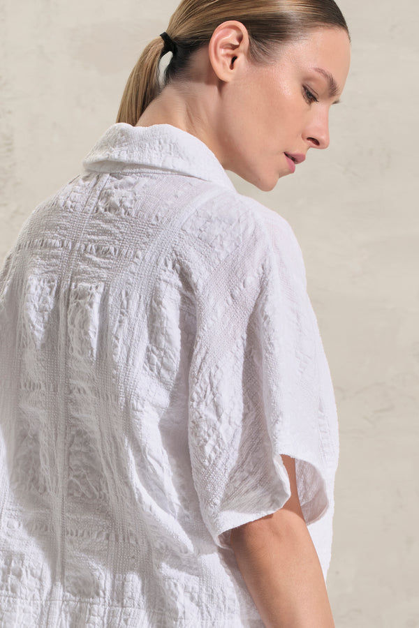 Kurzarmjacke im Kimono-Stil, gaufriert, aus Jacquard-Gewebe aus Baumwolle und Leinen | 1018.CFDTRDJ190.00
