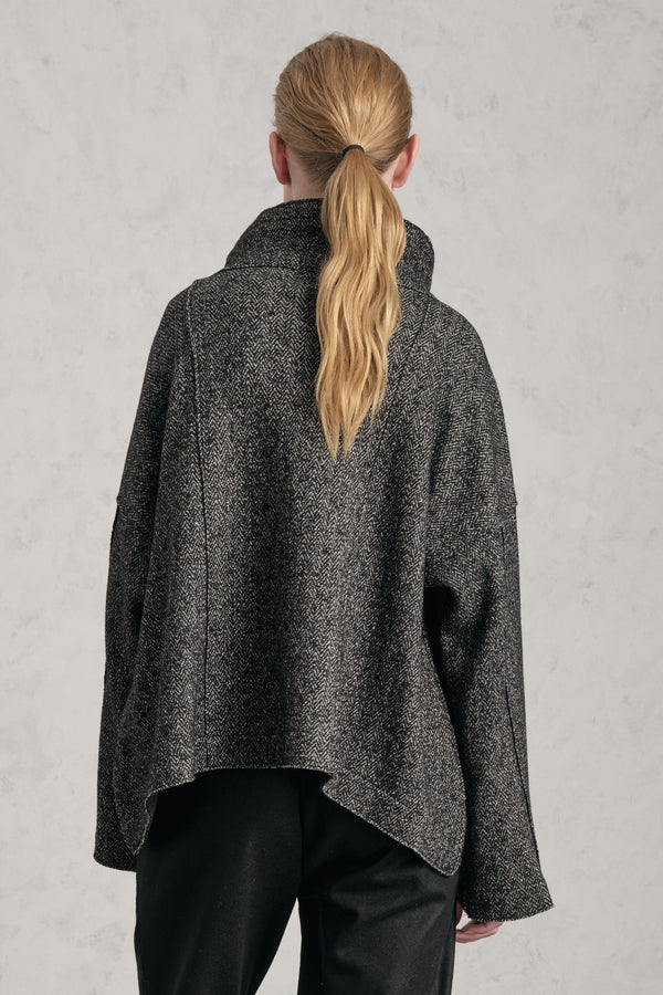 Ausgestellte Oversize-Wendejacke, Doubleface, aus Wolle mit Fischgratmuster auf der Außenseite und Innenseite unifarben | 1019.CFDTRE10452.310