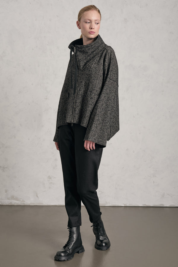 Ausgestellte Oversize-Wendejacke, Doubleface, aus Wolle mit Fischgratmuster auf der Außenseite und Innenseite unifarben | 1019.CFDTRE10452.310