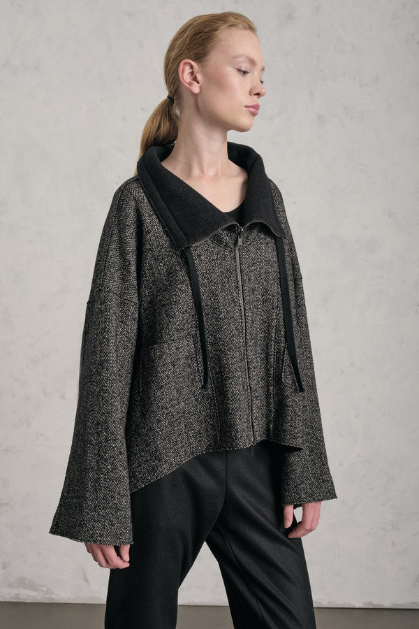 Ausgestellte Oversize-Wendejacke, Doubleface, aus Wolle mit Fischgratmuster auf der Außenseite und Innenseite unifarben | 1019.CFDTRE10452.310
