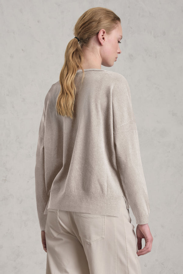 Maglia oversize in viscosa e lana. linea a scatola, collo a barchetta | 1019.CFDTRE11462.01